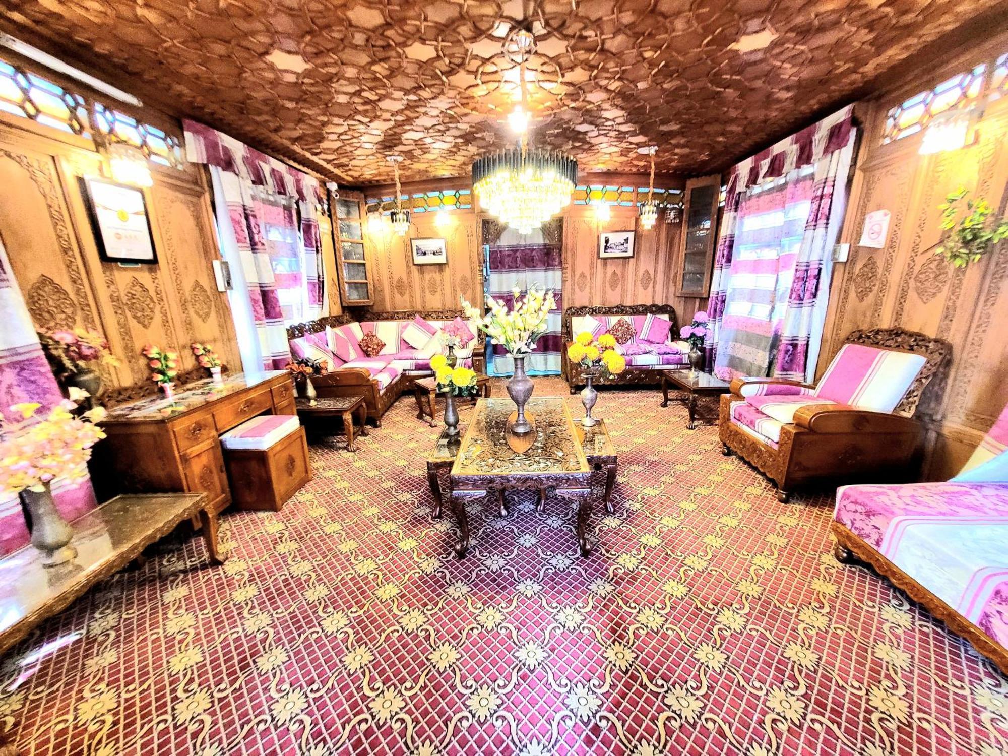 Aziz Palace Group Of Houseboats Сринагар Экстерьер фото