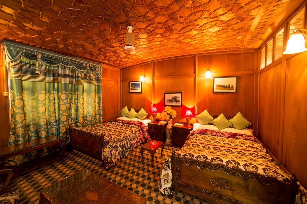Aziz Palace Group Of Houseboats Сринагар Экстерьер фото
