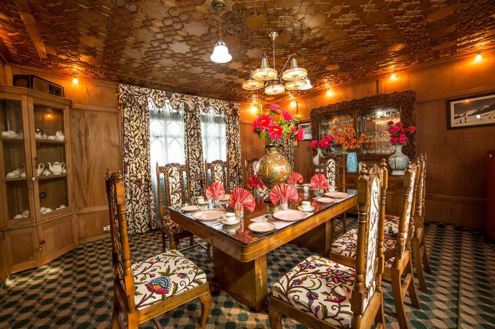Aziz Palace Group Of Houseboats Сринагар Экстерьер фото
