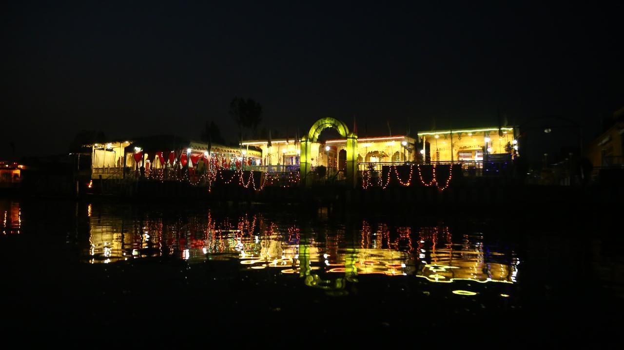 Aziz Palace Group Of Houseboats Сринагар Экстерьер фото